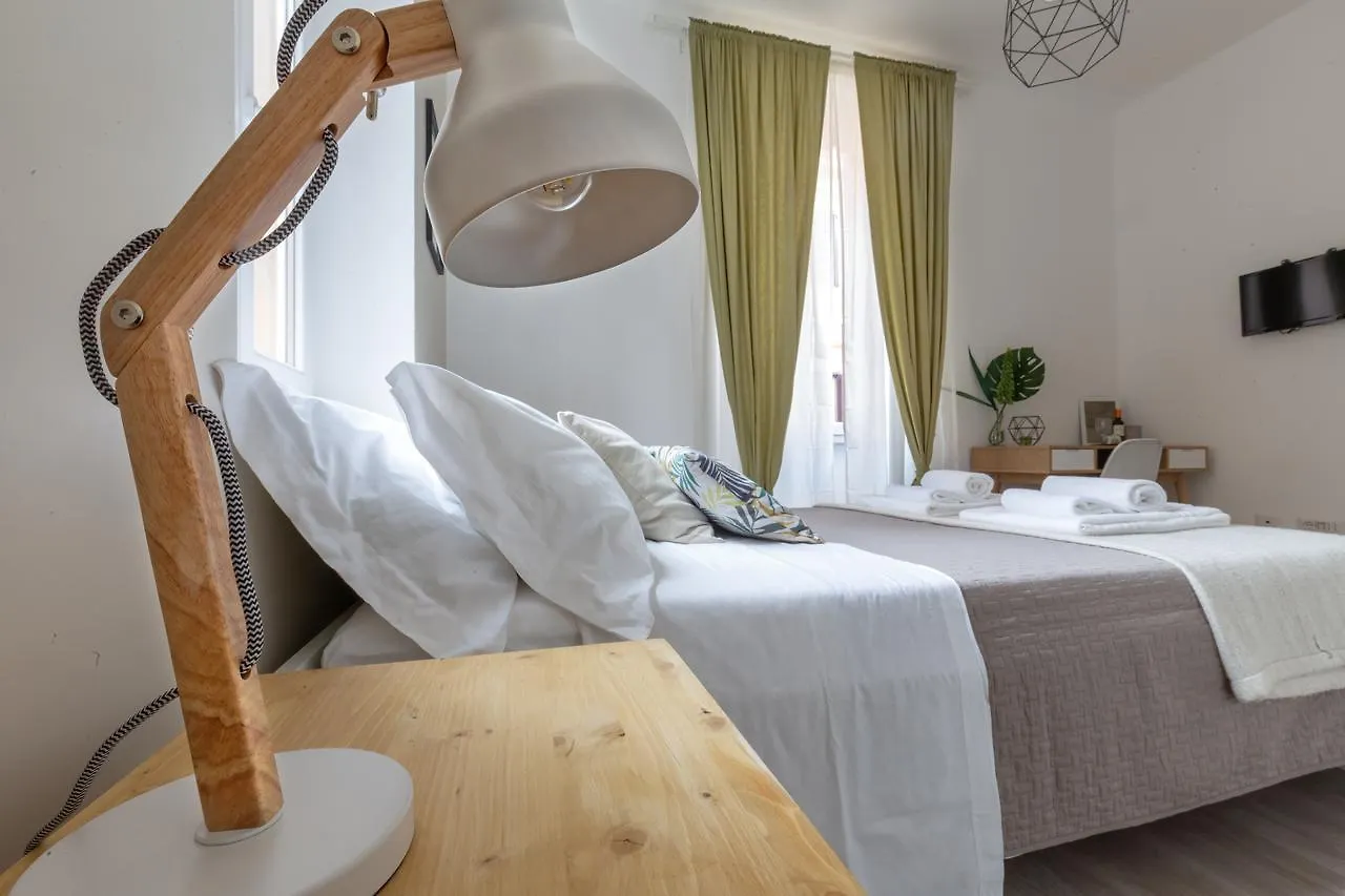 Bed & Breakfast A+ Bed And Breakfast Rome